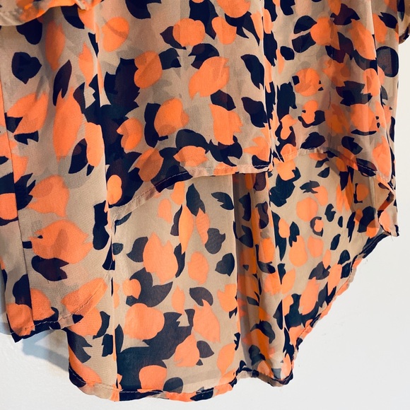 Hi-Lo Pattern Blouse - Picture 6 of 7